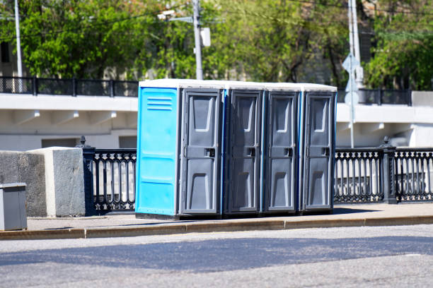 Porta potty delivery and setup in Willow Creek, CA